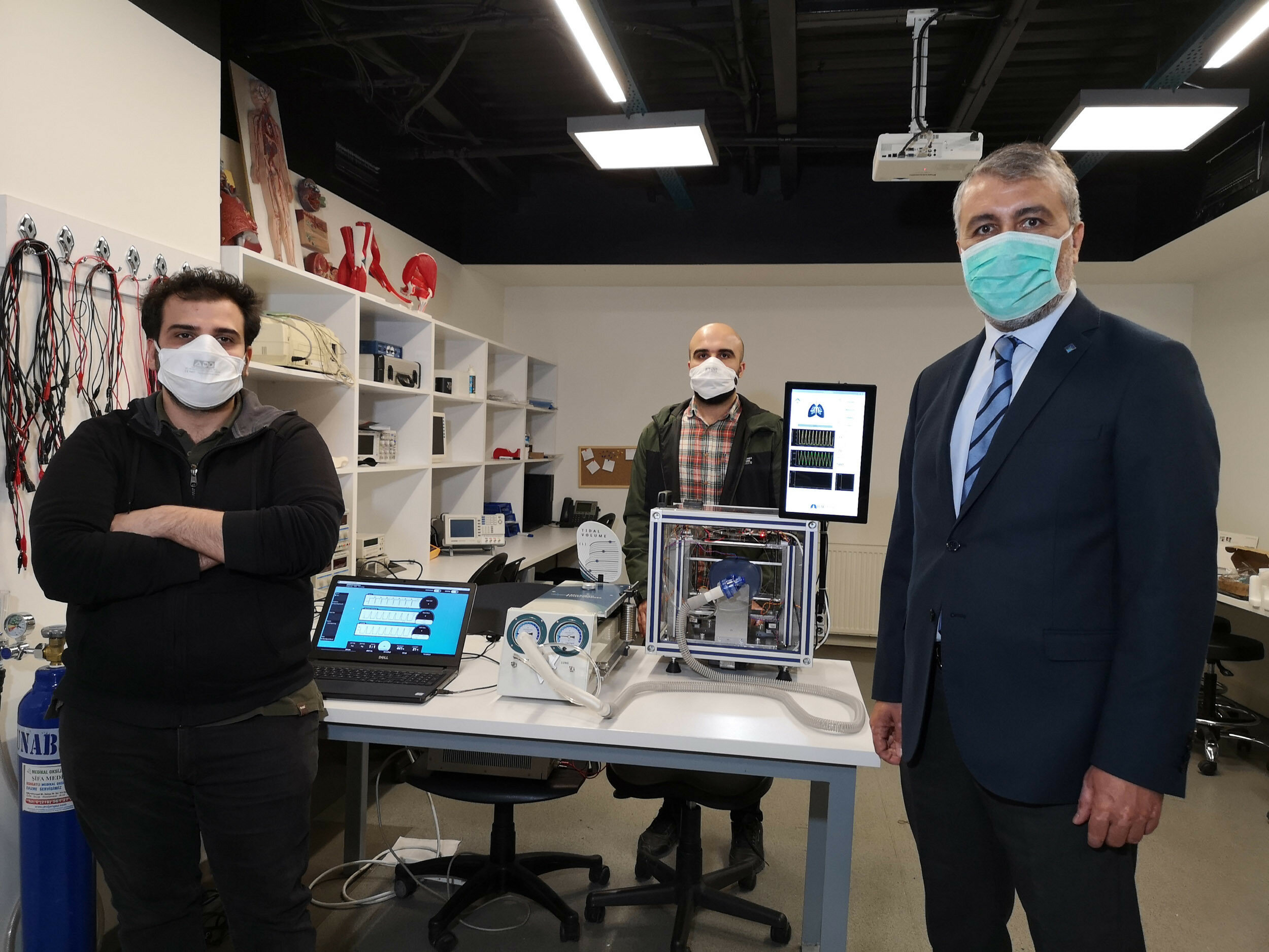 Türk Bilim İnsanları Tamamen Yerli Solunum Robotu Geliştirdi